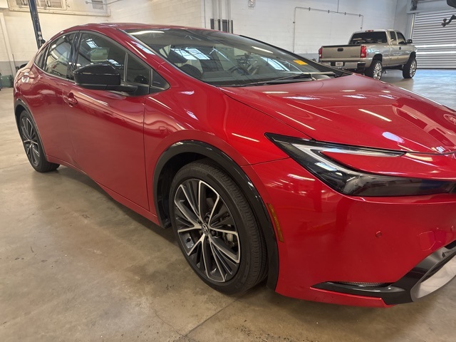 2024 Toyota Prius XLE photo 3