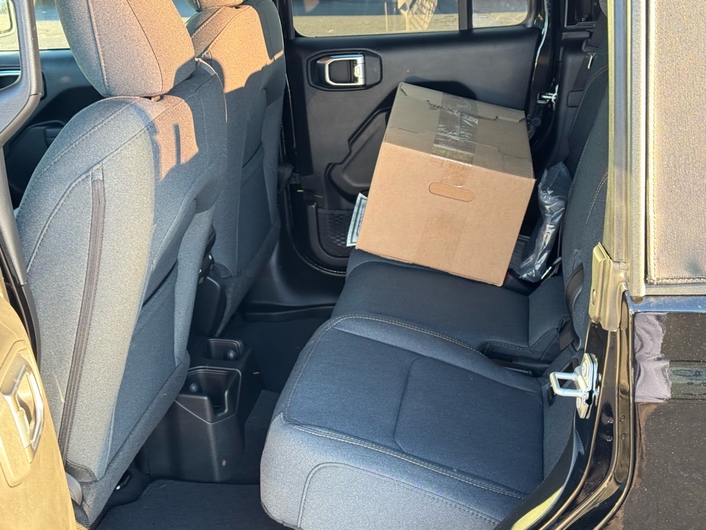 2025 Jeep Gladiator Sport S photo 3