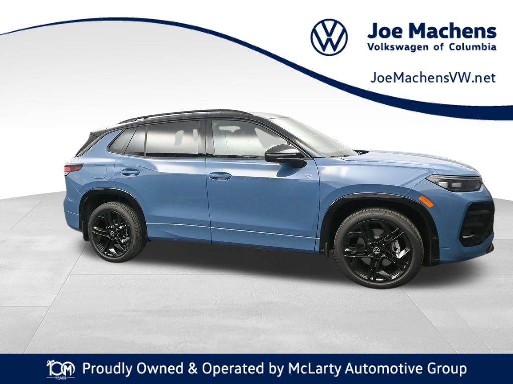 2026 Volkswagen Tiguan SE R-LINE BLACK's photo