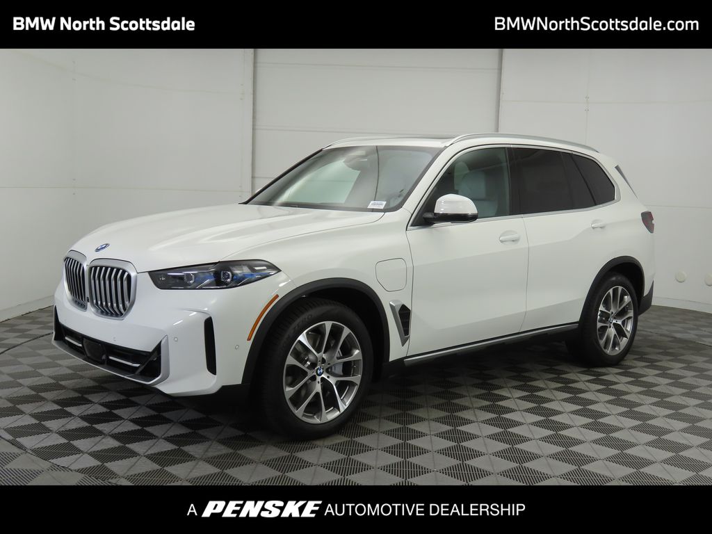 2026 BMW X5 50e's photo