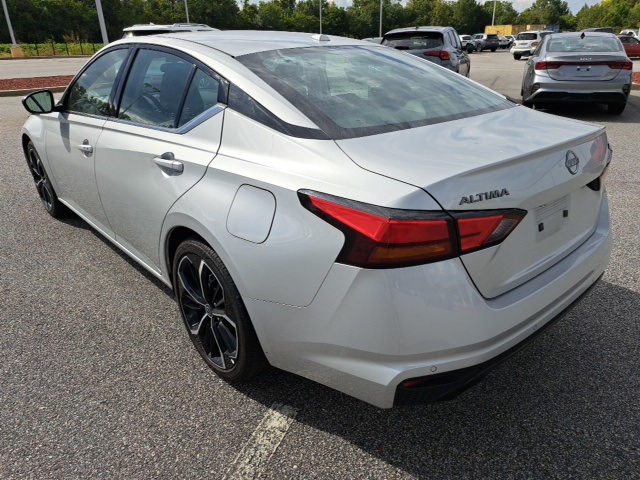 2024 Nissan Altima 2.5 SR photo 8