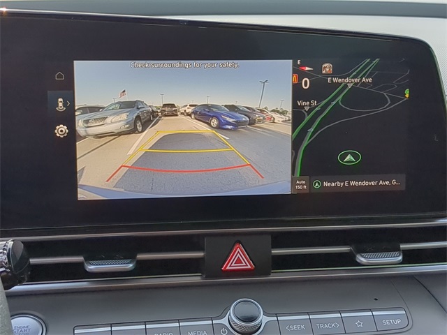 2024 Hyundai Elantra SEL photo 16