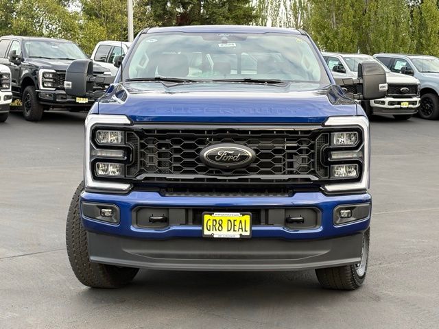 2026 Ford F-250 Lariat photo 2