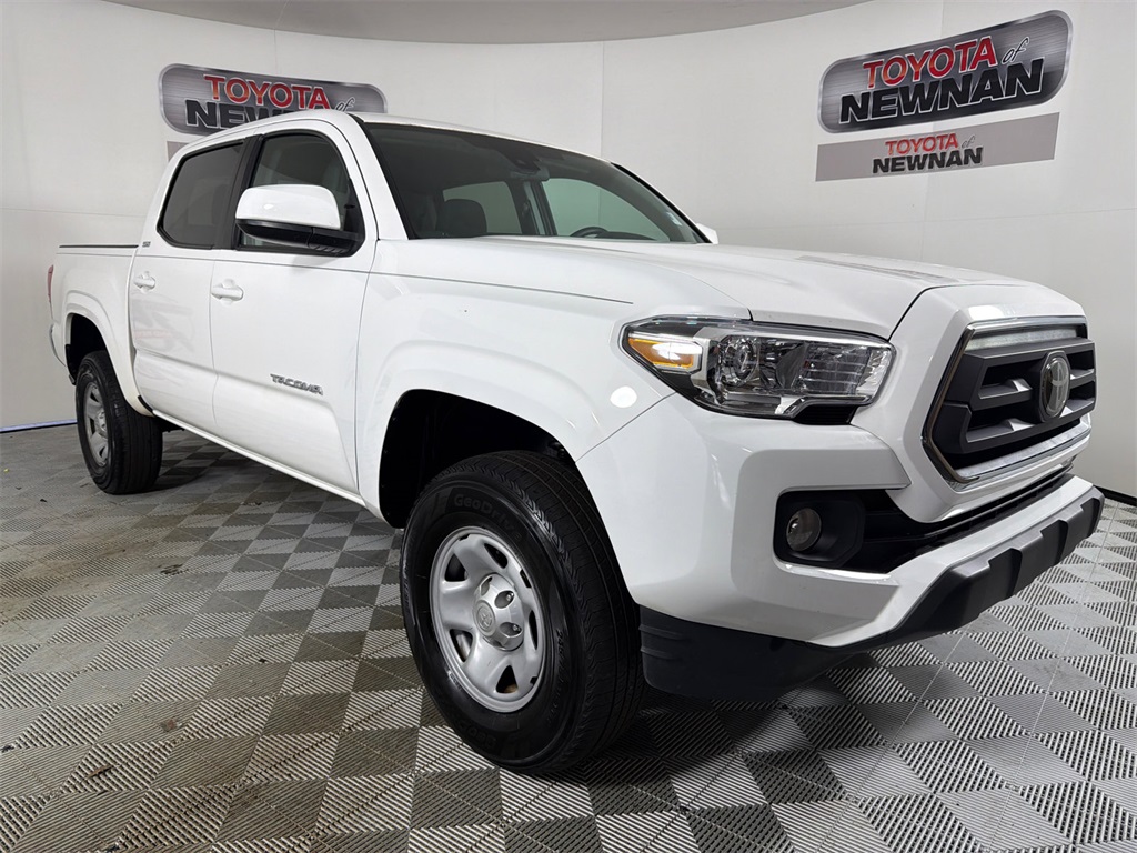 2022 Toyota Tacoma SR5's photo