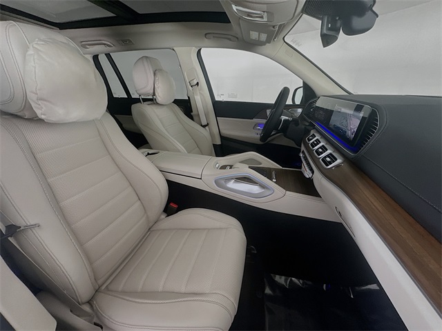 2026 Mercedes Benz GLS 450 4MATIC photo 24