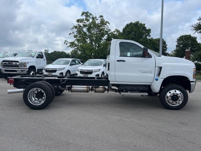 2024 Chevrolet Silverado 5500HD Work Truck photo 4