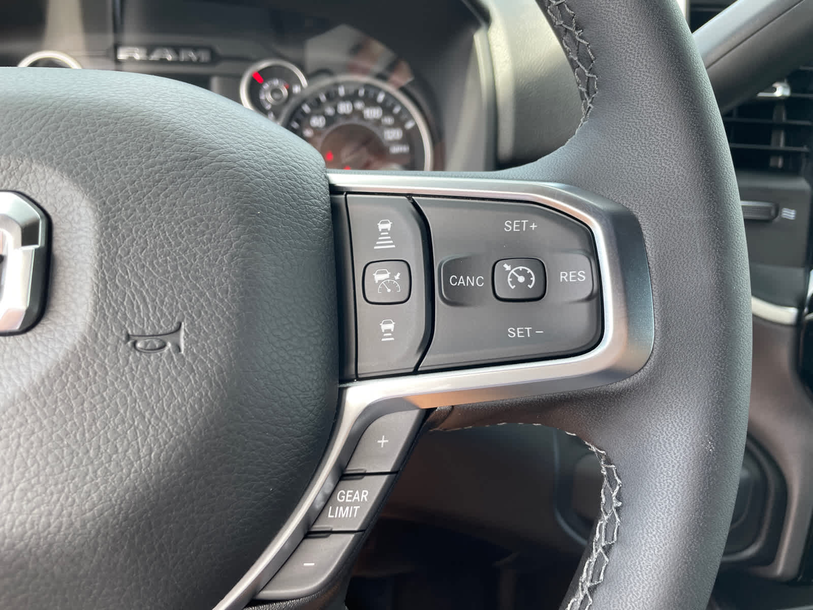 2025 Ram 2500 Big Horn photo 23