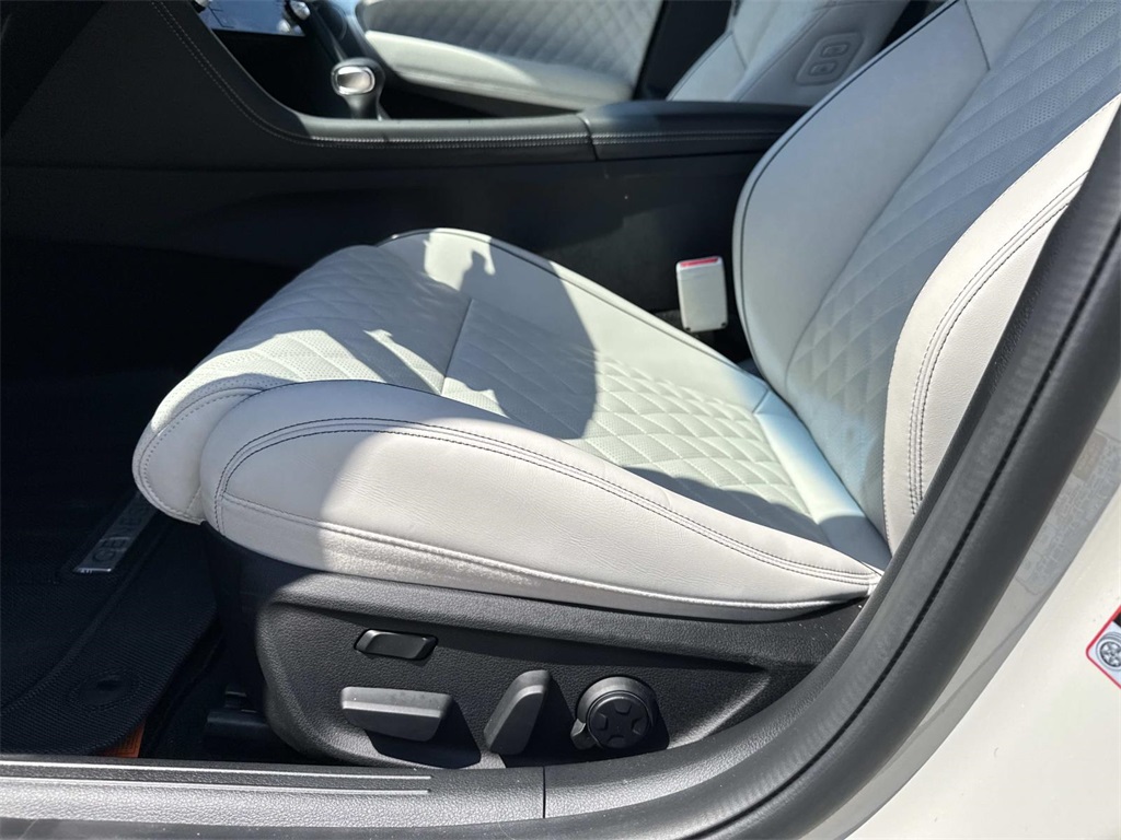 2025 Genesis G70 3.3T Sport Prestige photo 15