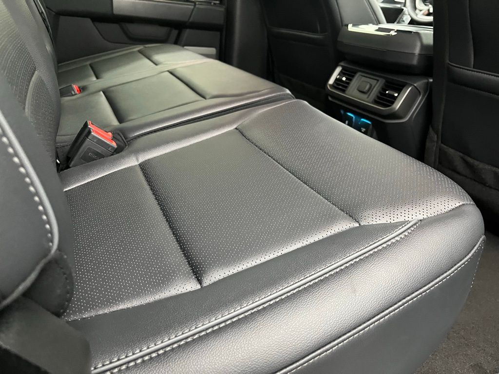2025 Ford F-150 Lariat photo 22
