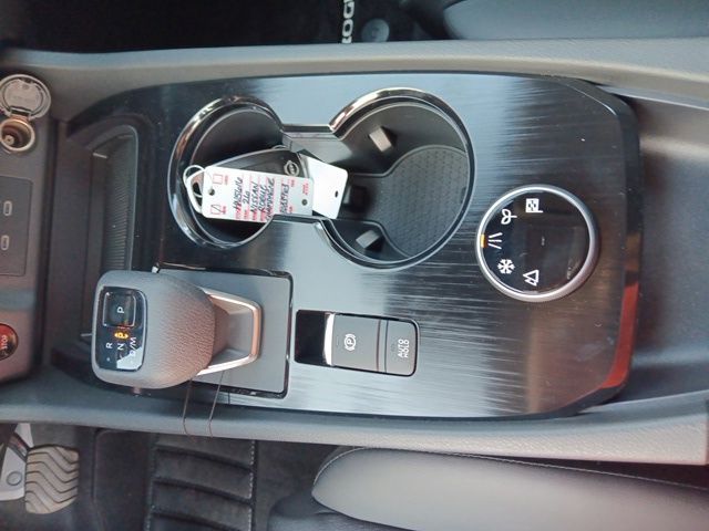 2026 Nissan Rogue SV photo 17