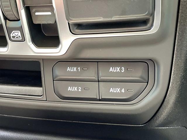 2025 Jeep Gladiator Sport S photo 14