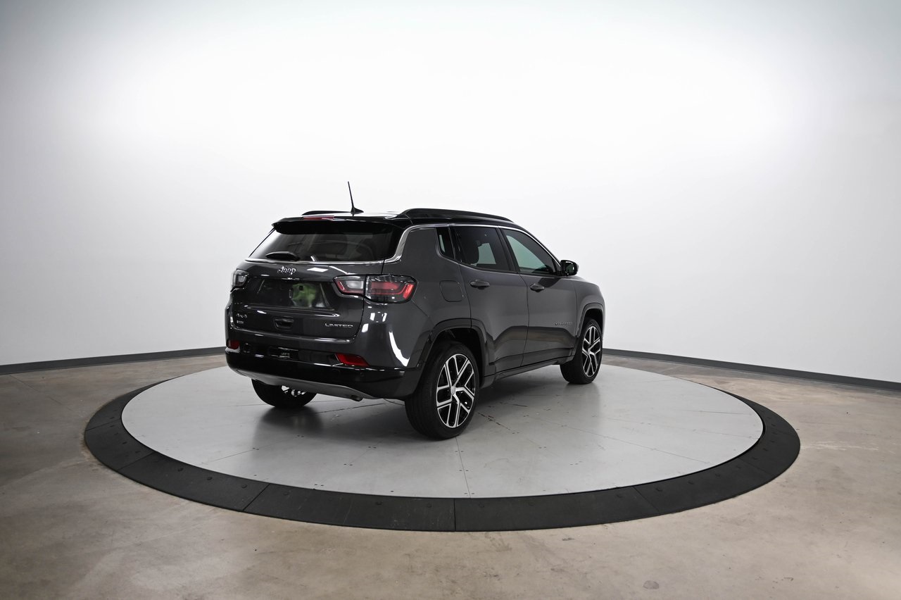 2024 Jeep Compass Limited photo 2