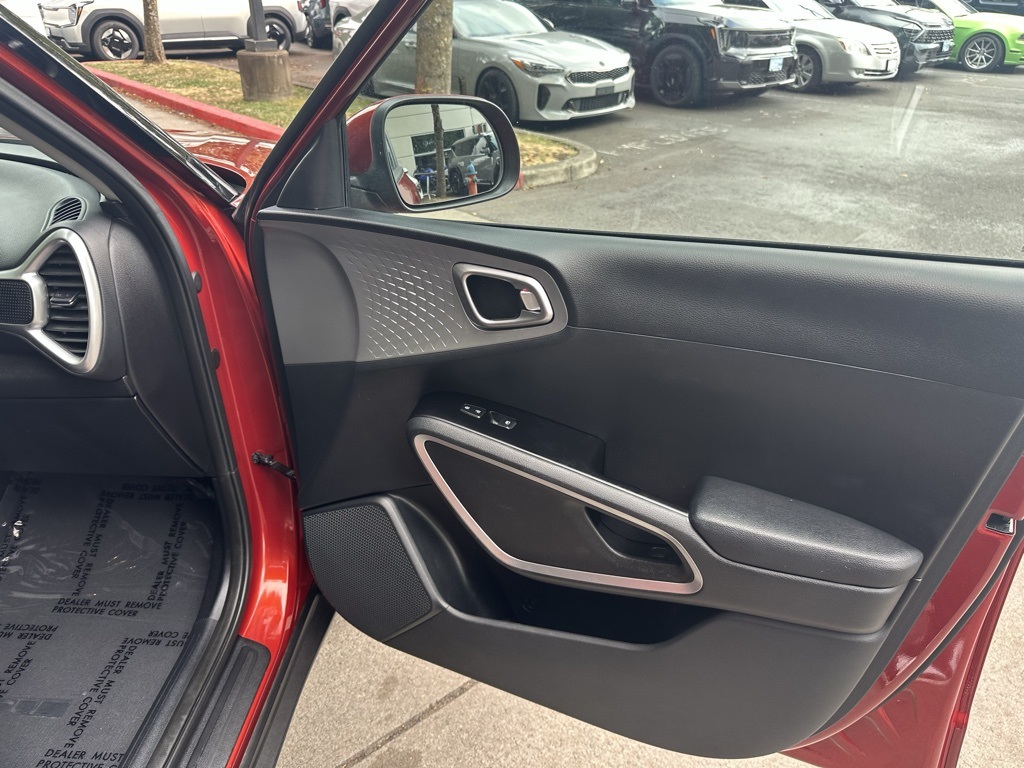 2023 Kia Soul LX photo 16