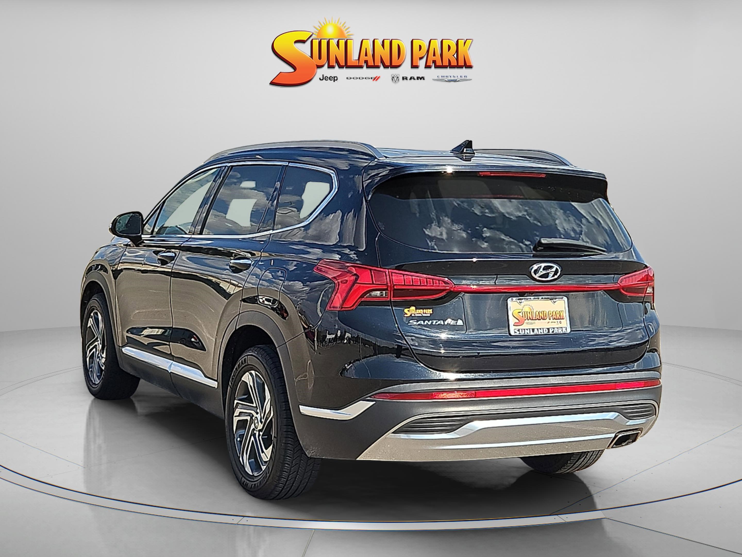 2021 Hyundai Santa Fe SEL Convenience photo 3