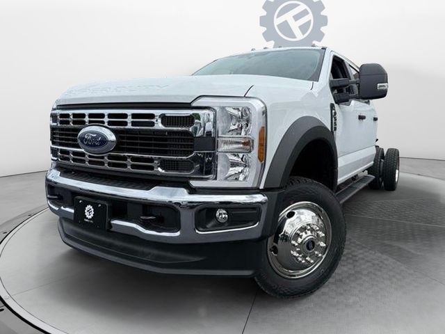 2025 Ford F-550 Super Duty Chassis Cab XL's photo
