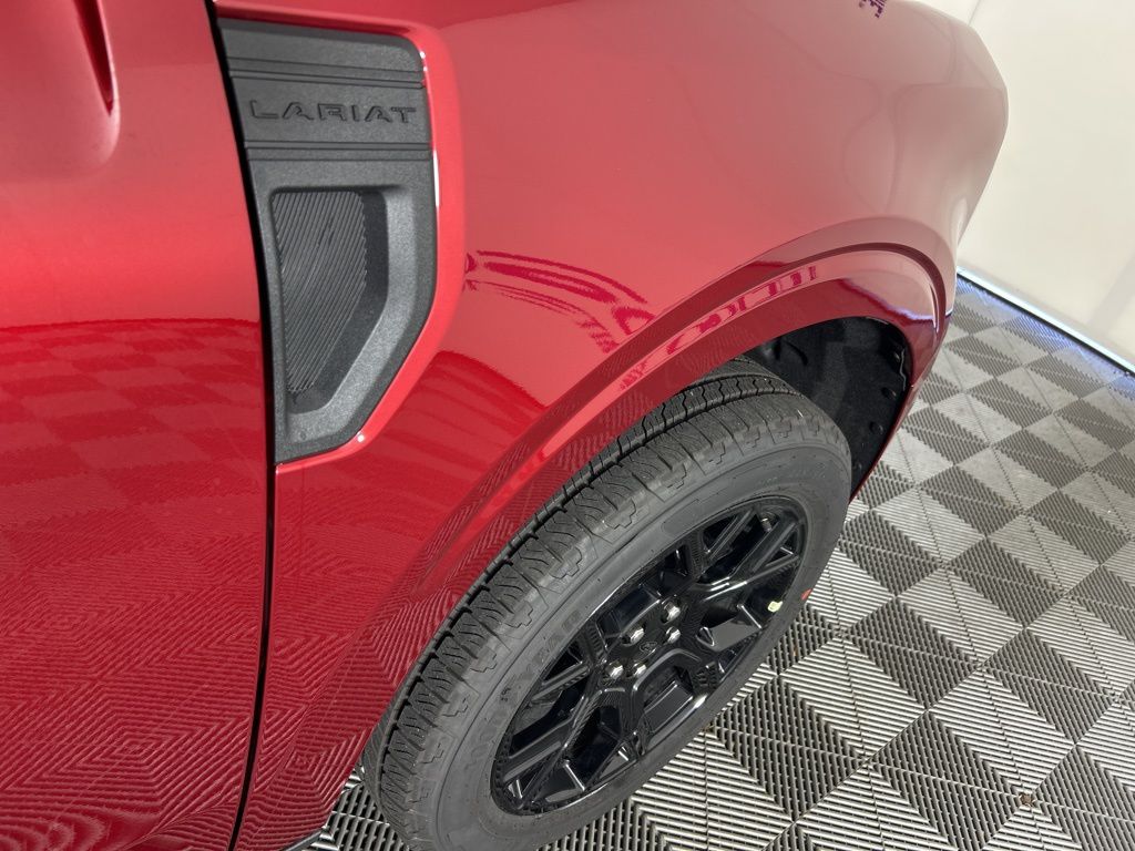 2025 Ford Maverick Lariat photo 2