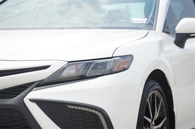 2024 Toyota Camry SE photo 4