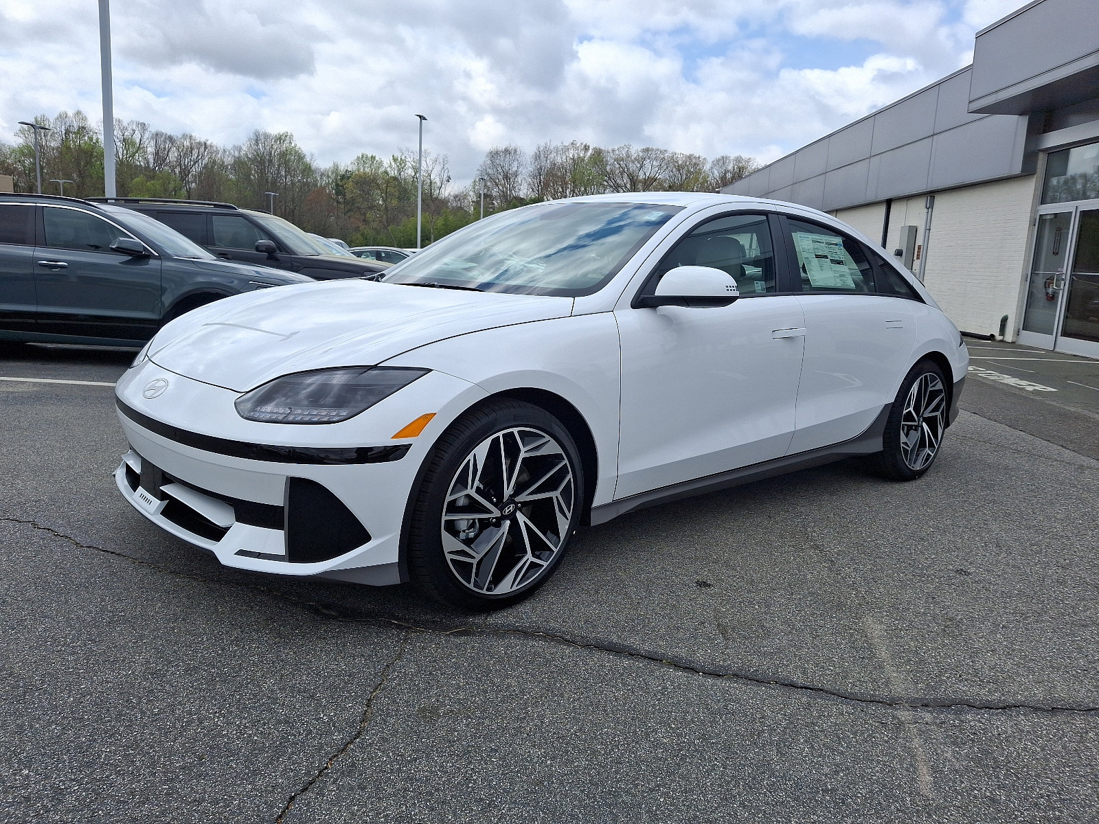 2025 Hyundai Ioniq 6 SEL photo 2
