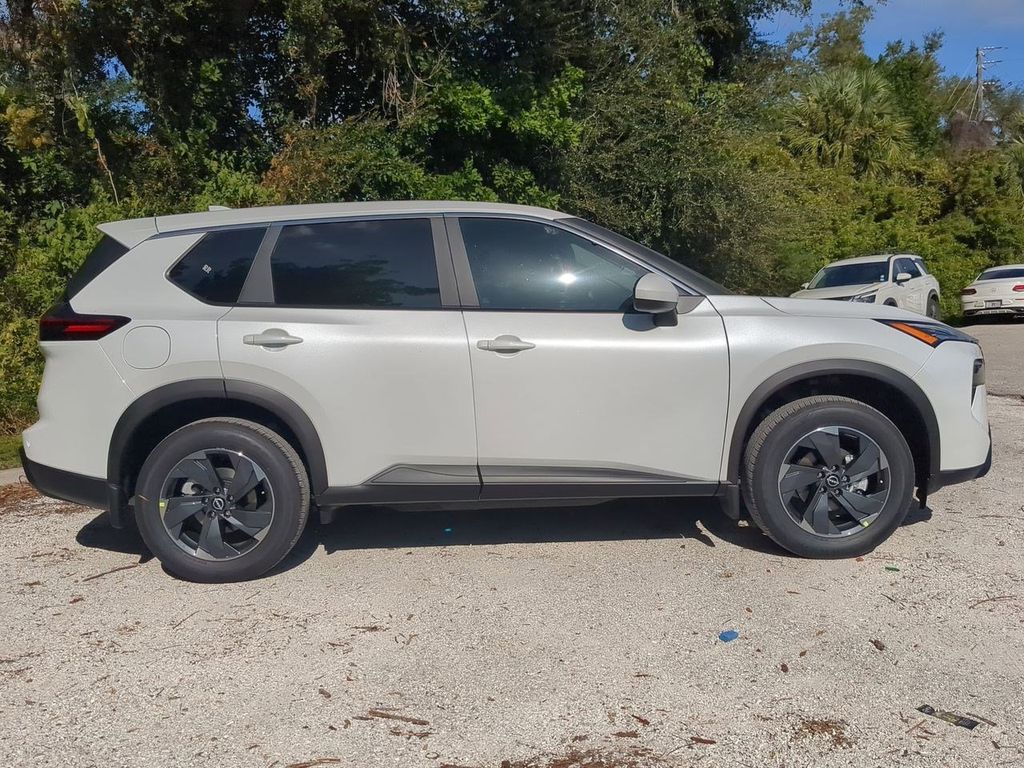 2026 Nissan Rogue SV photo 3