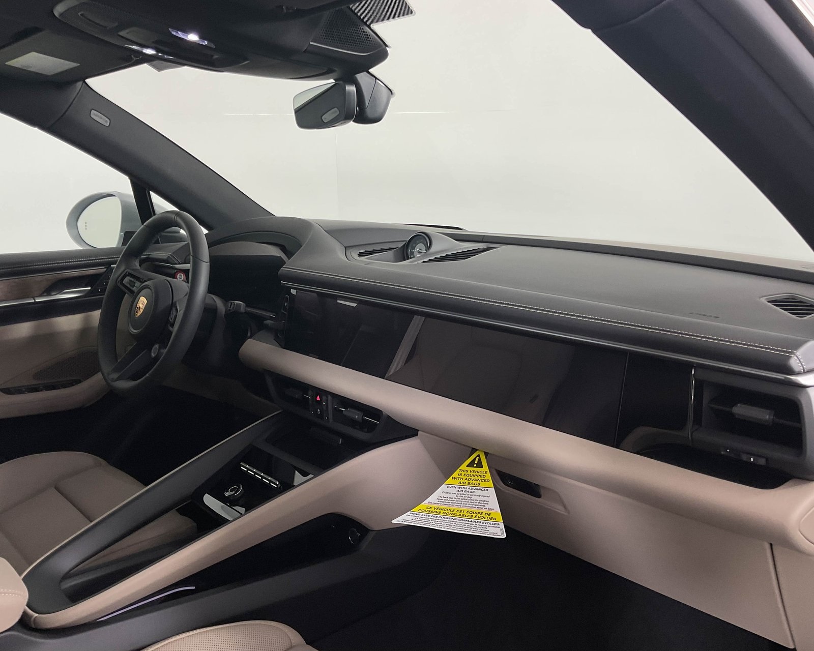 2025 Porsche Macan Electric photo 21