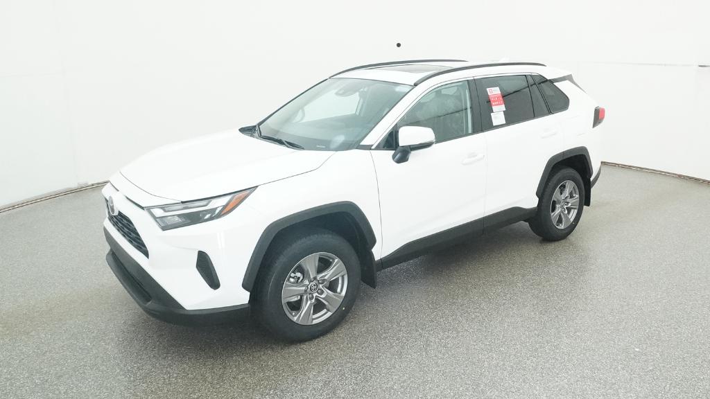 2025 Toyota RAV4 XLE's photo