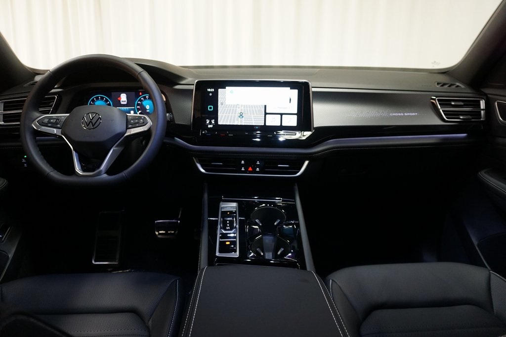 2025 Volkswagen Atlas Cross Sport SEL R-Line photo 13
