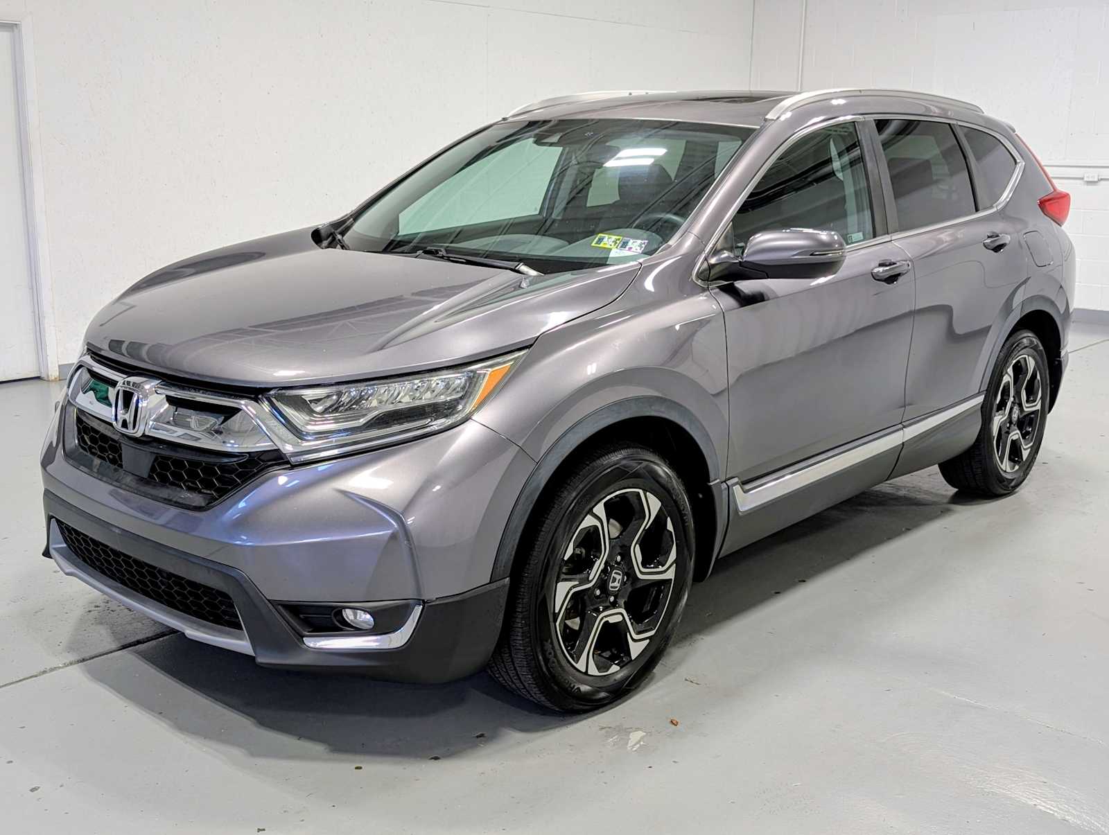 2019 Honda CR-V Touring's photo