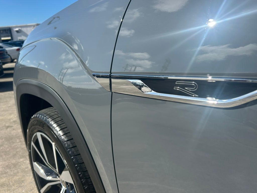 2026 Volkswagen Atlas SEL Premium R-Line photo 24