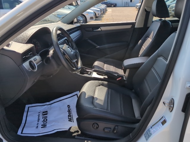 2021 Volkswagen Passat 2.0T SE photo 12