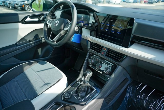 2025 Volkswagen Taos S photo 32