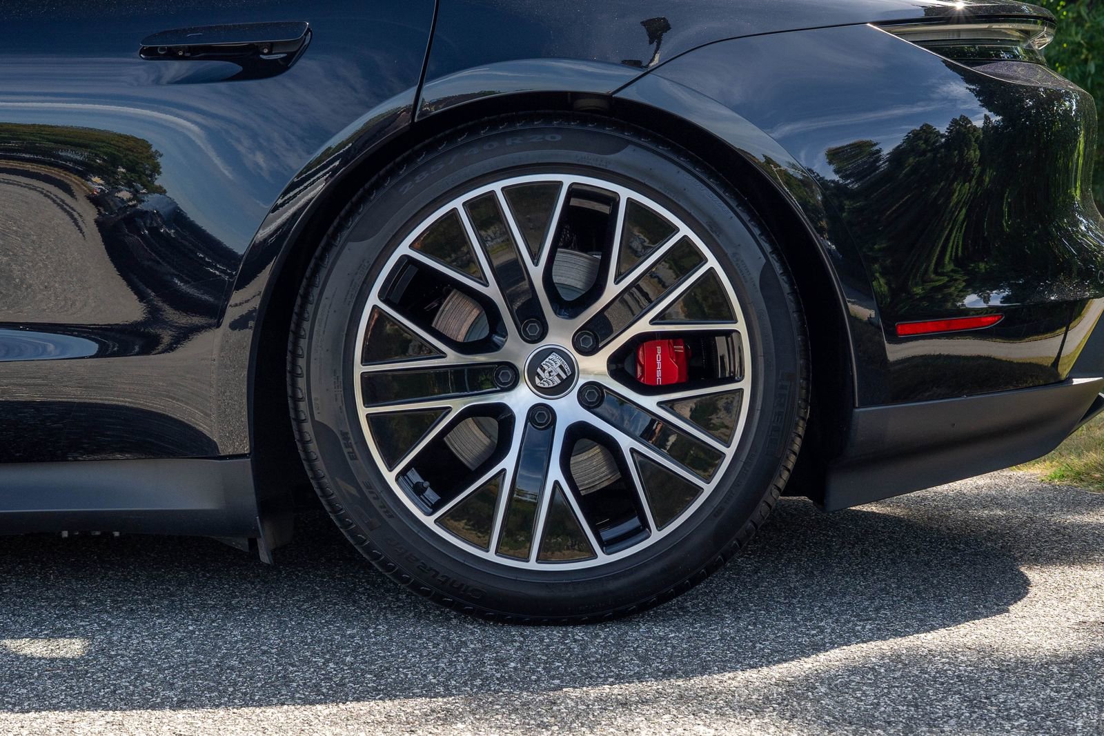2024 Porsche Taycan 4S photo 12