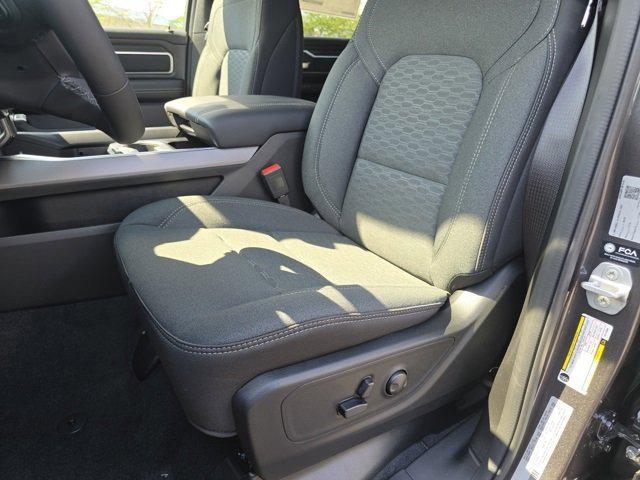 2025 Ram 1500 Big Horn photo 4