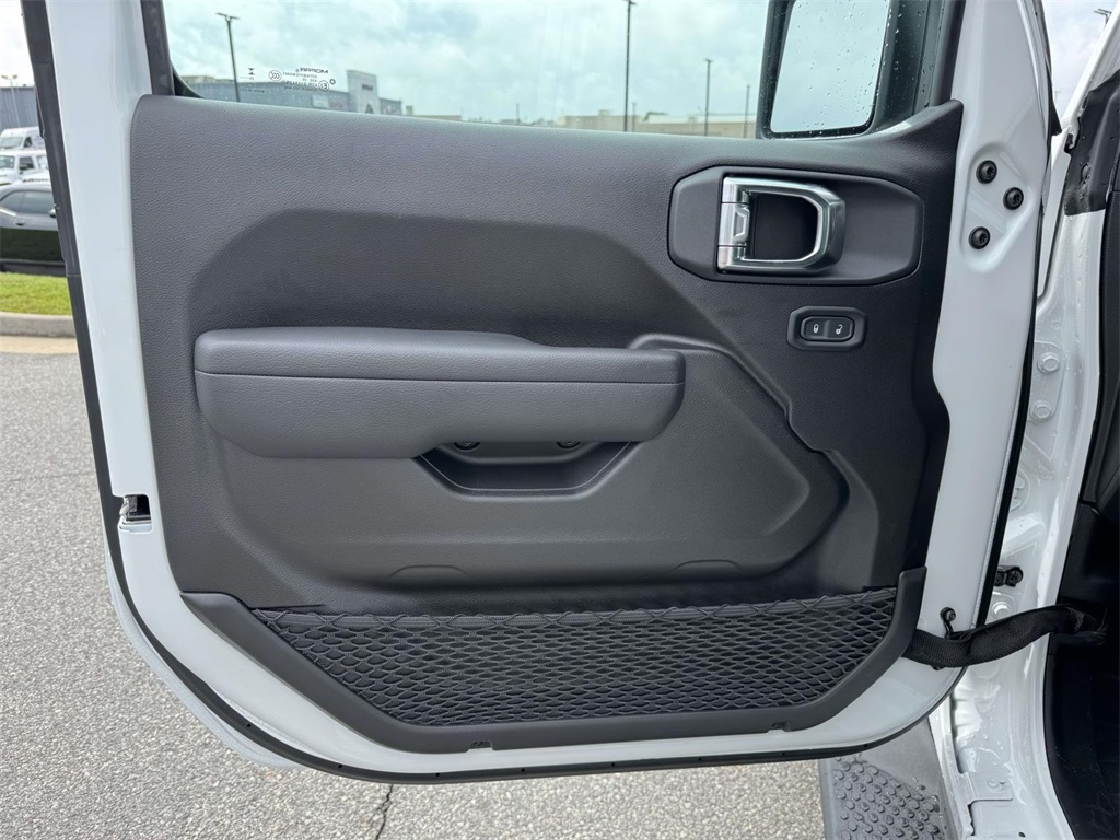 2025 Jeep Wrangler Sport photo 25