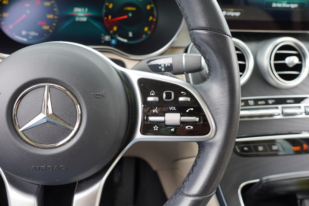 2022 Mercedes Benz GLC 300 photo 17
