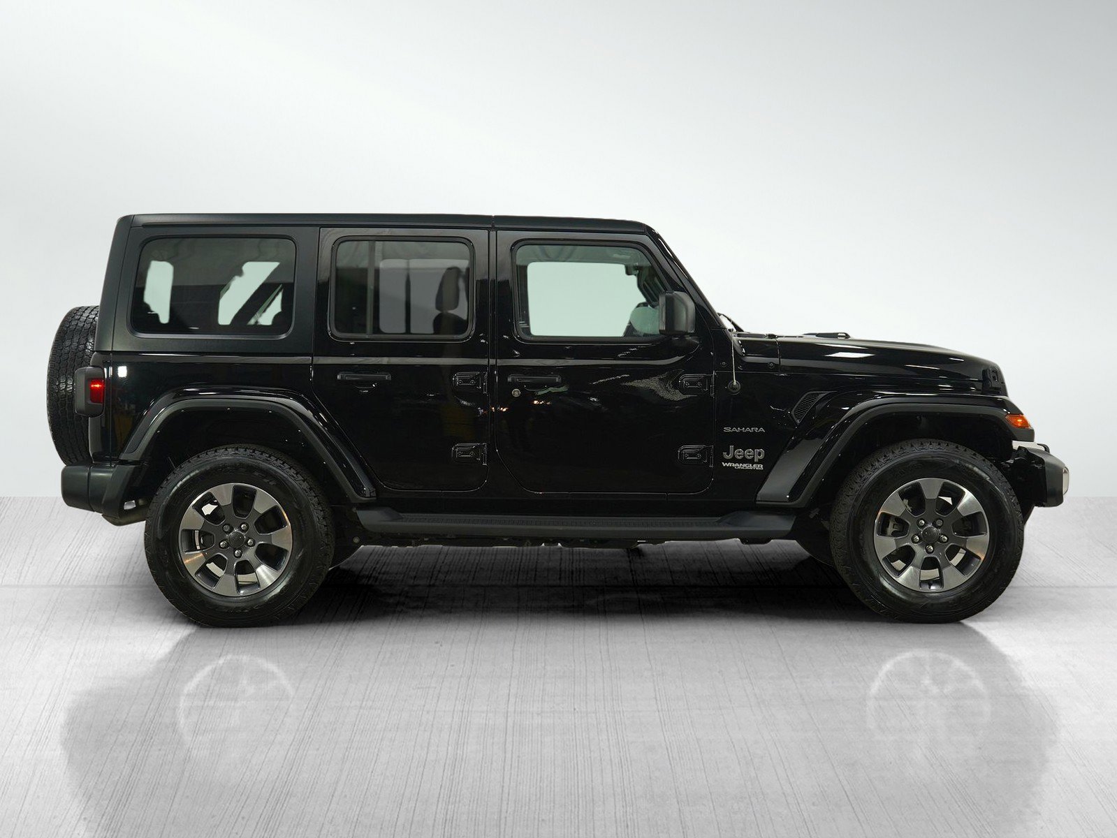 2021 Jeep Wrangler Unlimited Sahara photo 6