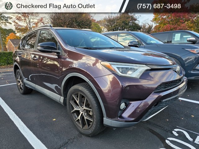2017 Toyota RAV4 SE photo 3