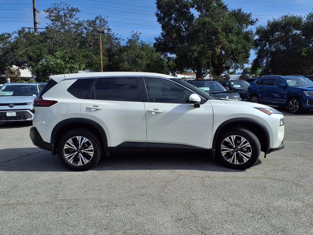 2023 Nissan Rogue SV photo 3
