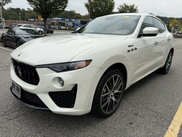 2022 Maserati Levante Modena photo 3