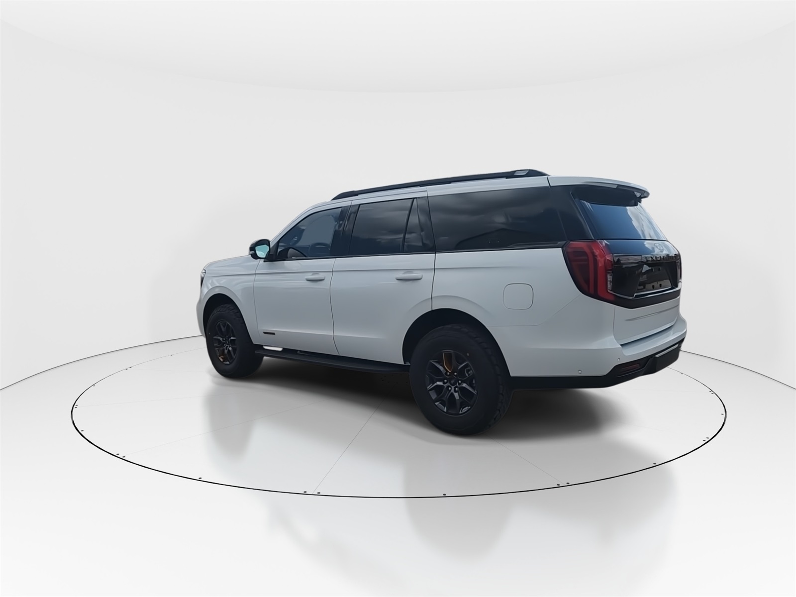 2025 Ford Expedition photo 3