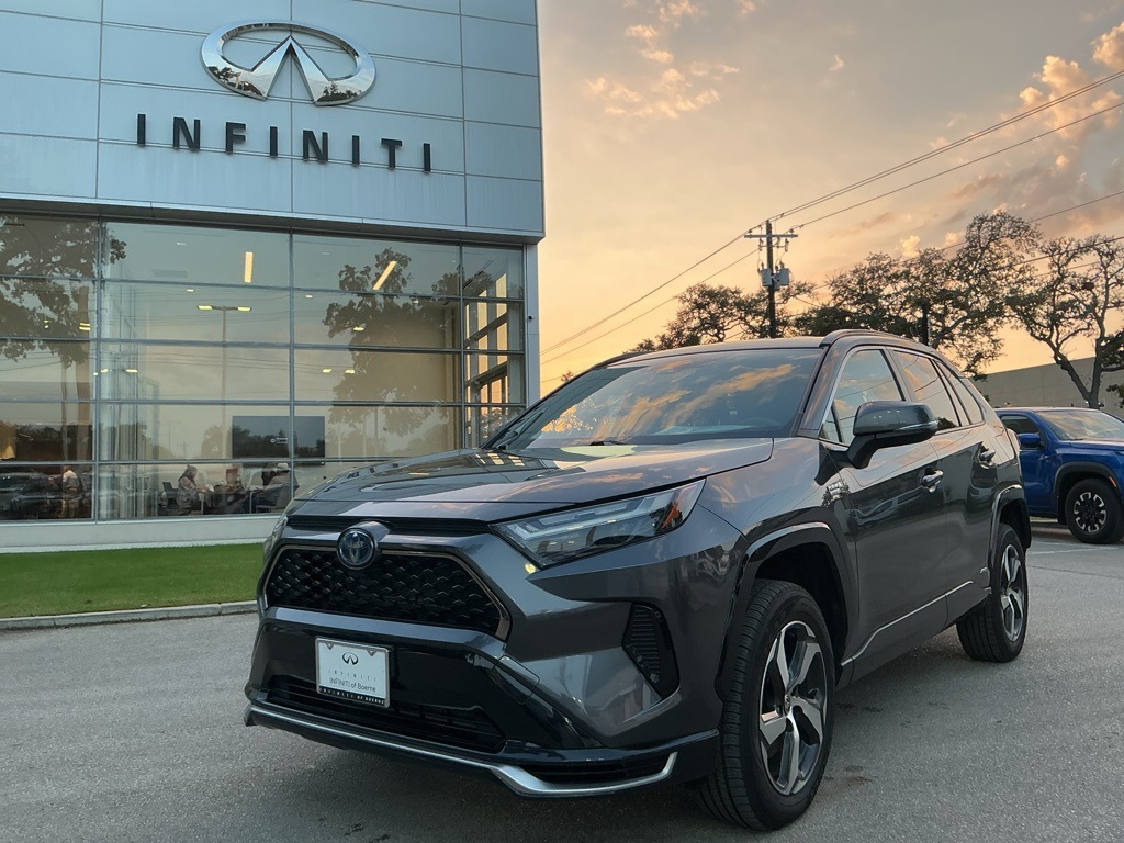2022 Toyota RAV4 SE's photo