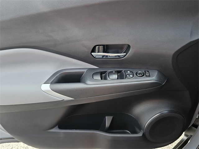 2024 Nissan Kicks SR photo 25