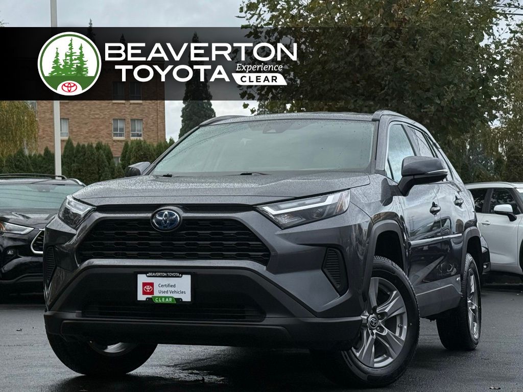 2023 Toyota RAV4 LE's photo