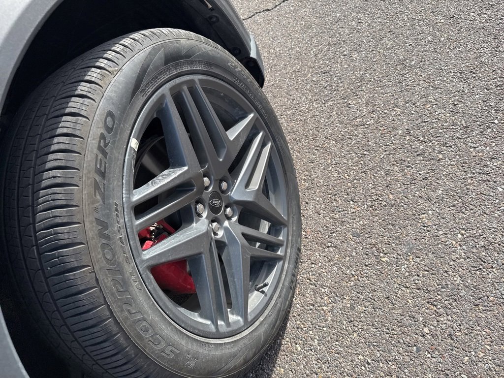 2025 Ford Explorer ST-Line photo 2