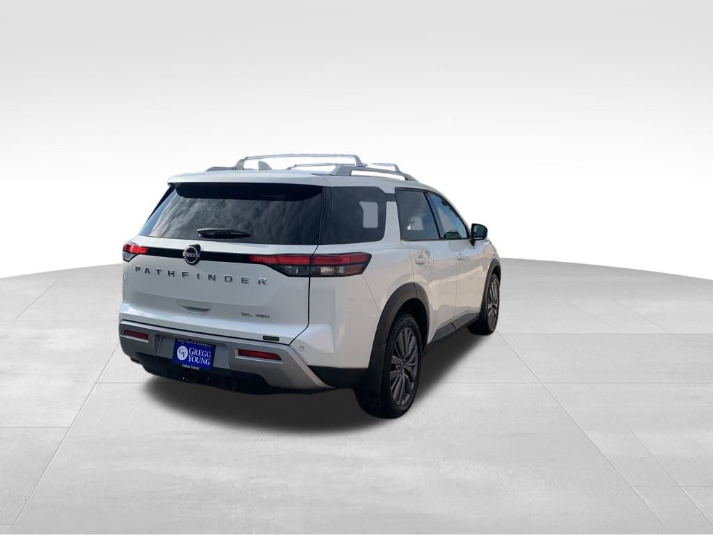 2023 Nissan Pathfinder SL photo 4