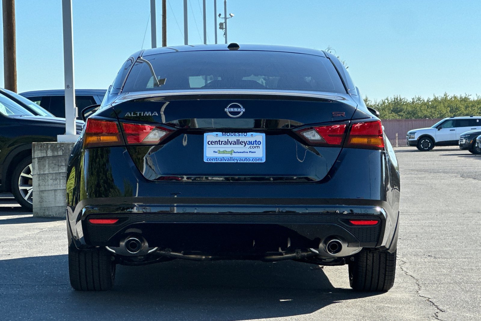 2025 Nissan Altima SR photo 3