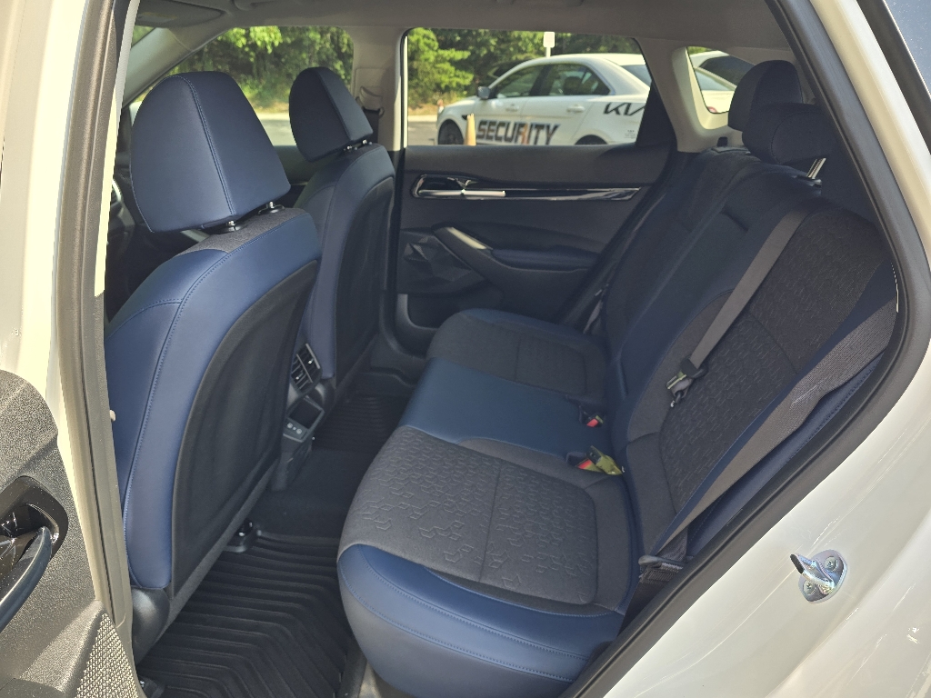 2025 Kia Seltos S photo 4