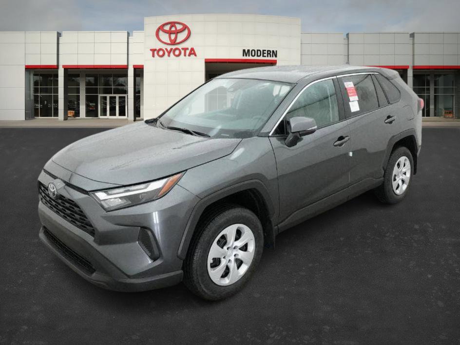2025 Toyota RAV4 LE's photo