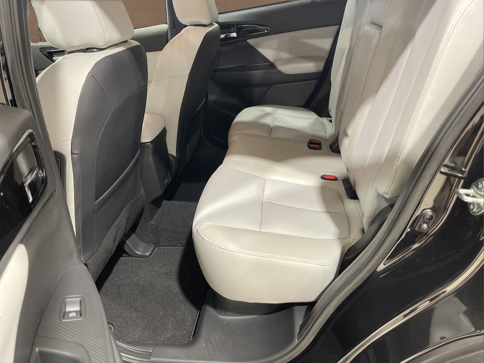 2025 Mitsubishi Eclipse Cross SEL photo 9