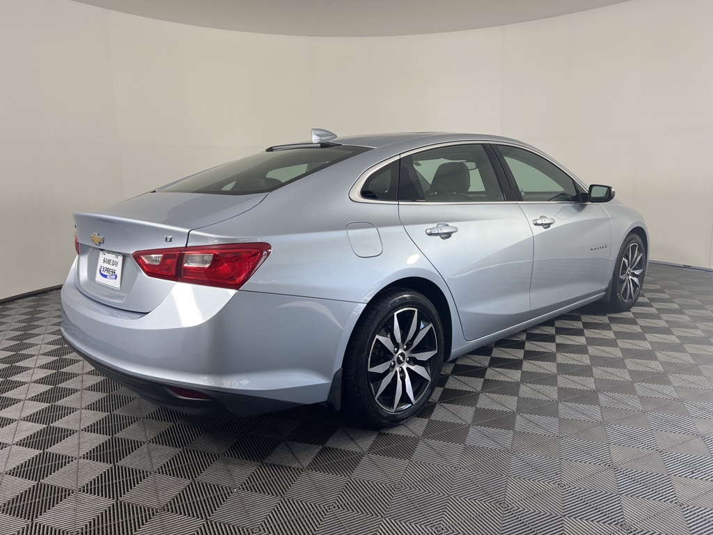 2017 Chevrolet Malibu 1LT photo 22