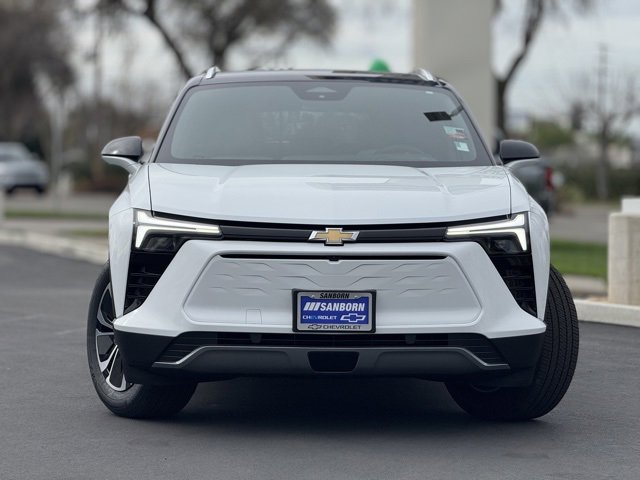 2025 Chevrolet Blazer EV photo 2